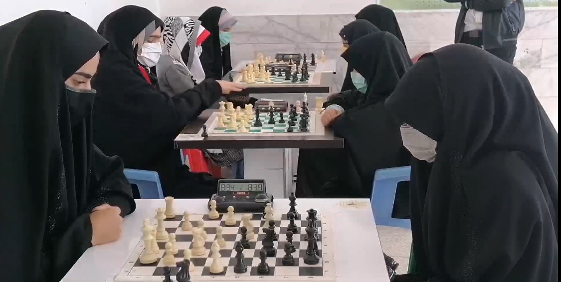 پخش زنده مسابقات شطرنج دختران آیسک 21 بهمن 1400